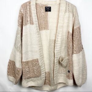 ABERCROMBIE & FITCH  Alpaca, wool mix cardigan.